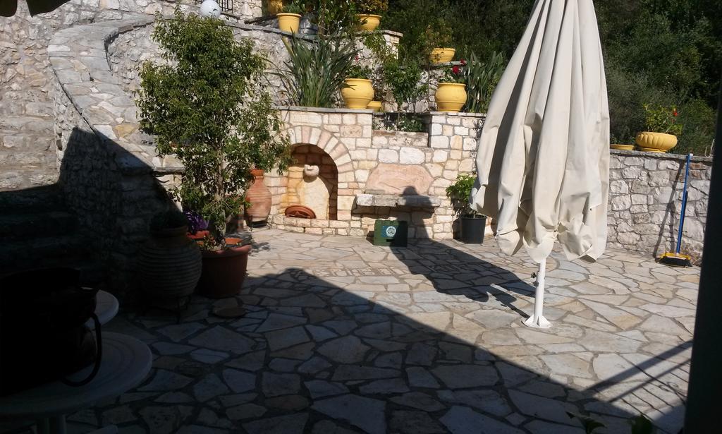 Porto Poros Mikros Gialos Exterior foto