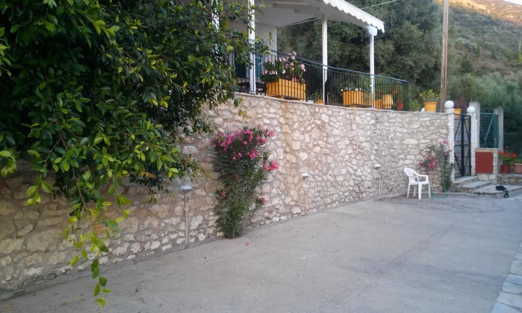 Porto Poros Mikros Gialos Exterior foto